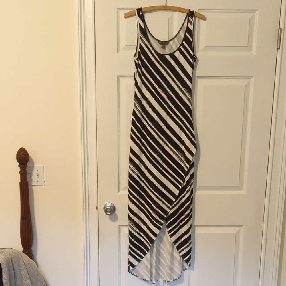 Tommy Bahama Black and White Sheath Dress Sleeveless Scoop Neck